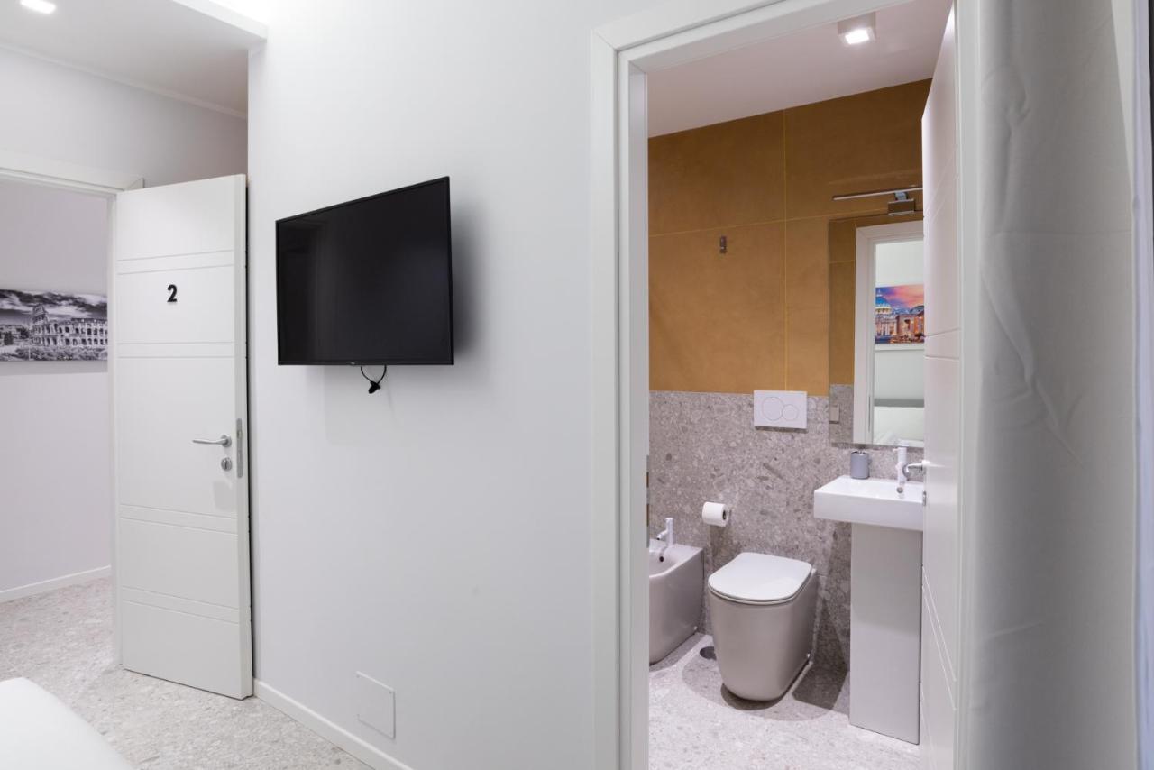 White Home Suite And Rooms Rome Exterior photo