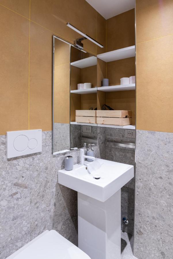 White Home Suite And Rooms Rome Exterior photo