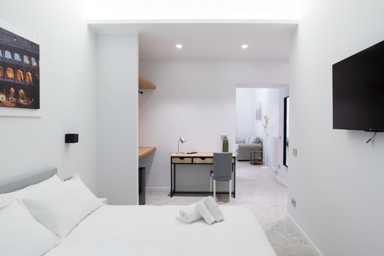 White Home Suite And Rooms Rome Exterior photo