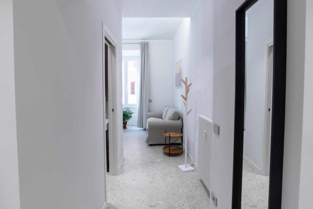 White Home Suite And Rooms Rome Exterior photo