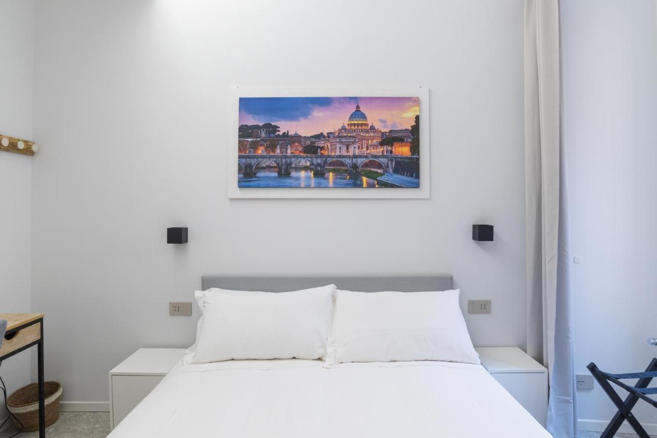 White Home Suite And Rooms Rome Exterior photo