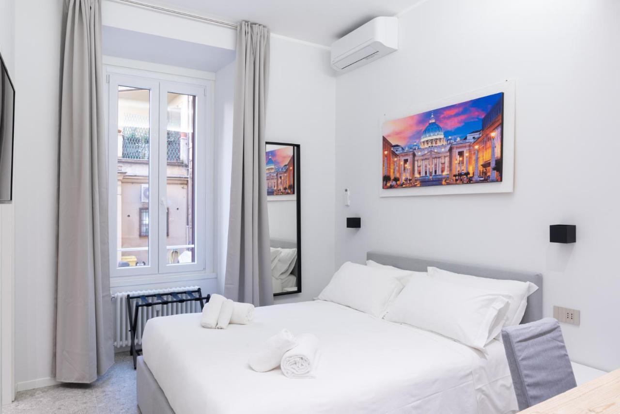 White Home Suite And Rooms Rome Exterior photo