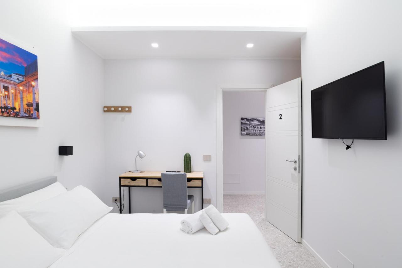 White Home Suite And Rooms Rome Exterior photo