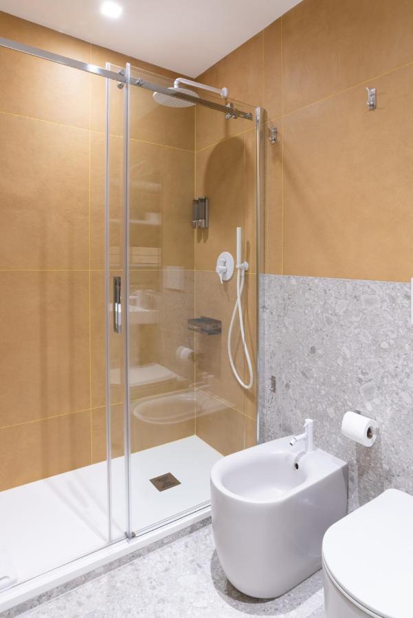 White Home Suite And Rooms Rome Exterior photo