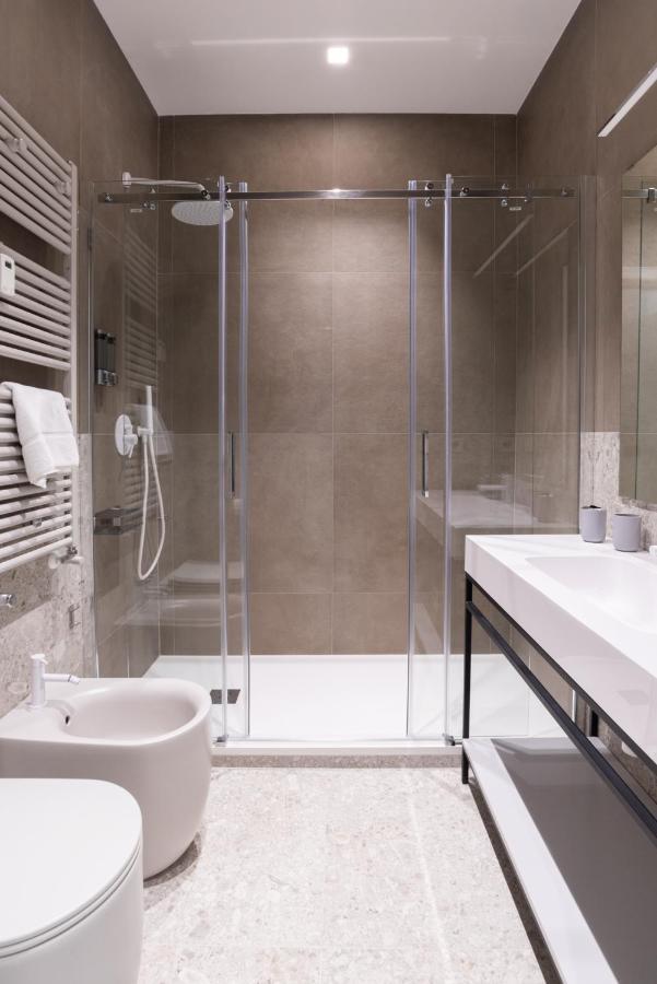 White Home Suite And Rooms Rome Exterior photo