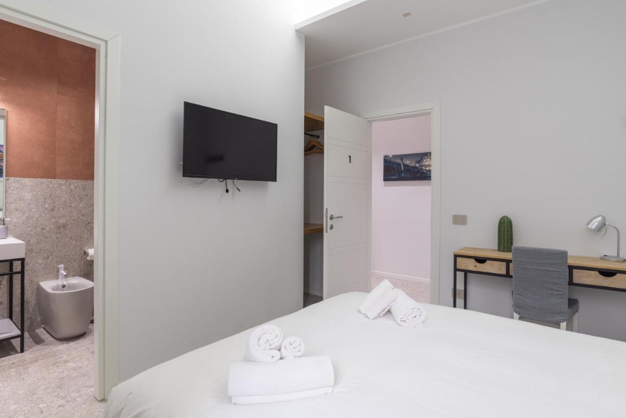 White Home Suite And Rooms Rome Exterior photo
