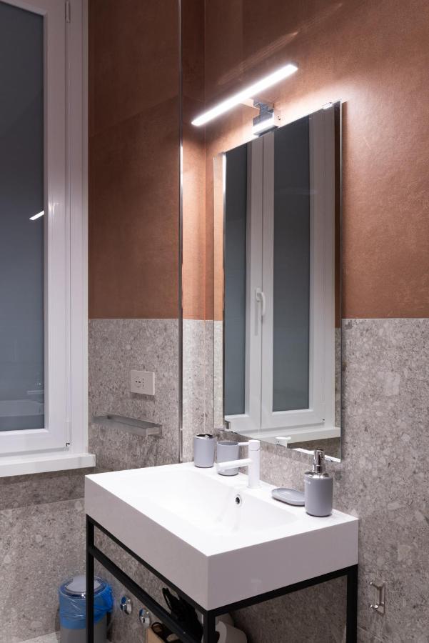 White Home Suite And Rooms Rome Exterior photo
